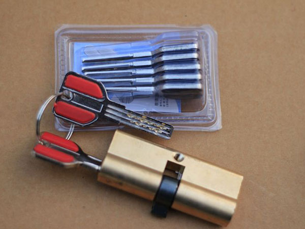 绥棱24小时上门开锁公司